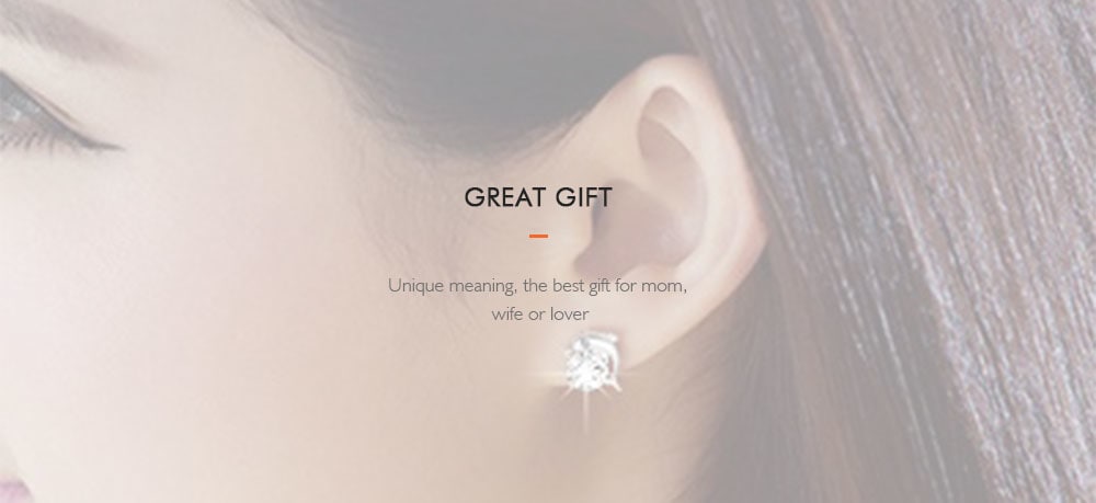 Pair of Lovely Crystal Eye Dolphin Stud Earrings - Silver Pair of Lovely Crystal Eye Dolphin Stud Earrings - Silver